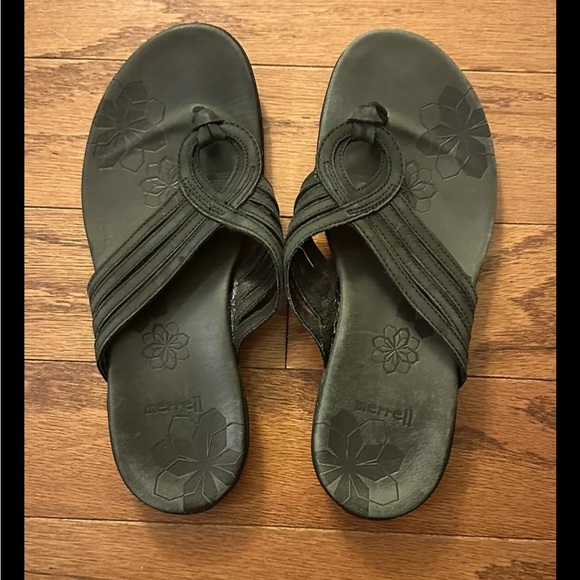 Merrell Lidia thing sandals in black size 7 - Picture 1 of 5
